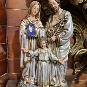 Sagrada Familia línea dorada 40 cm